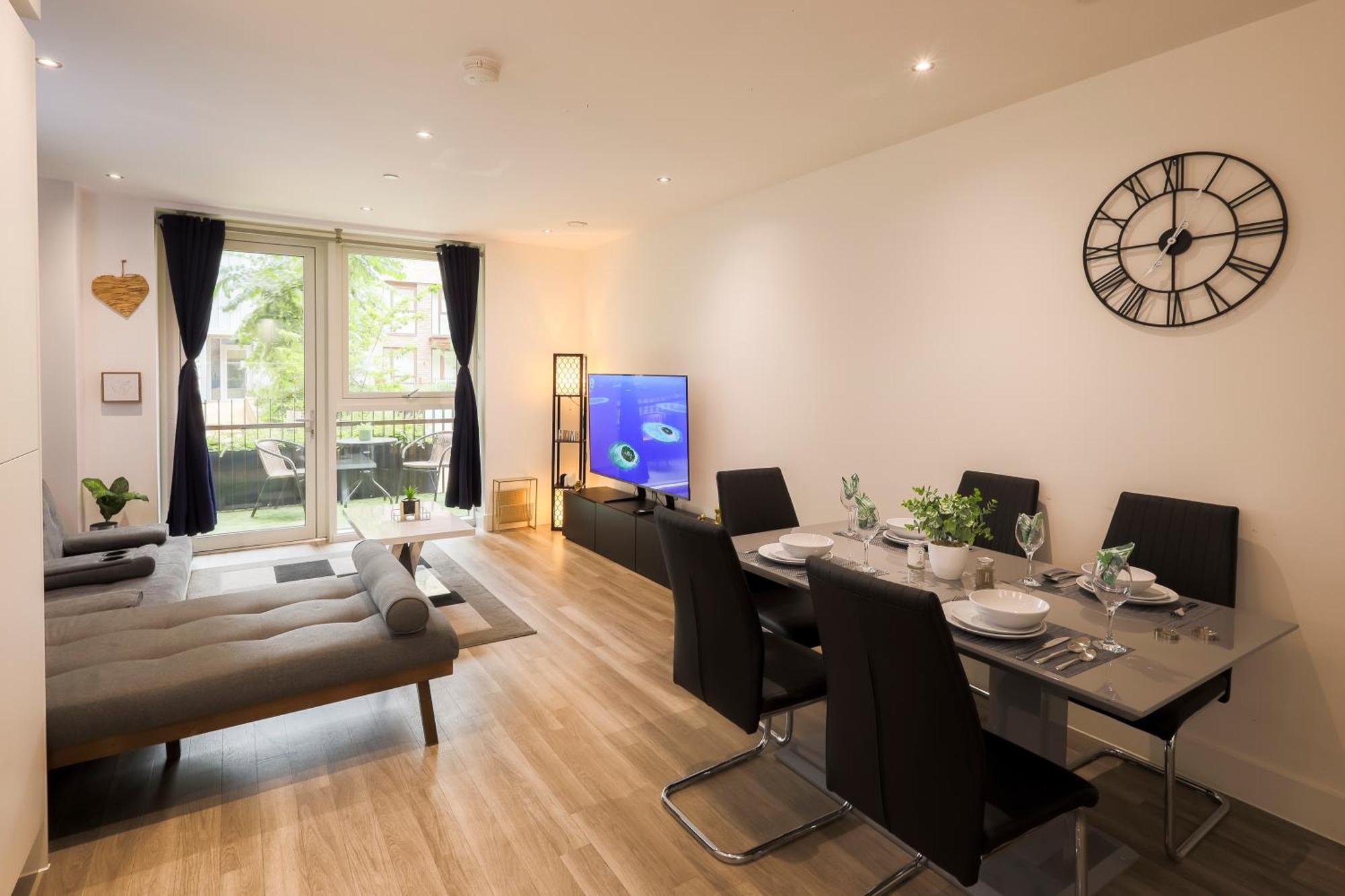 Stylish 2br By Dluxoria Short Lets & Serviced Greater With Pet Friendly, Free Wifi & Free Parking * Londra