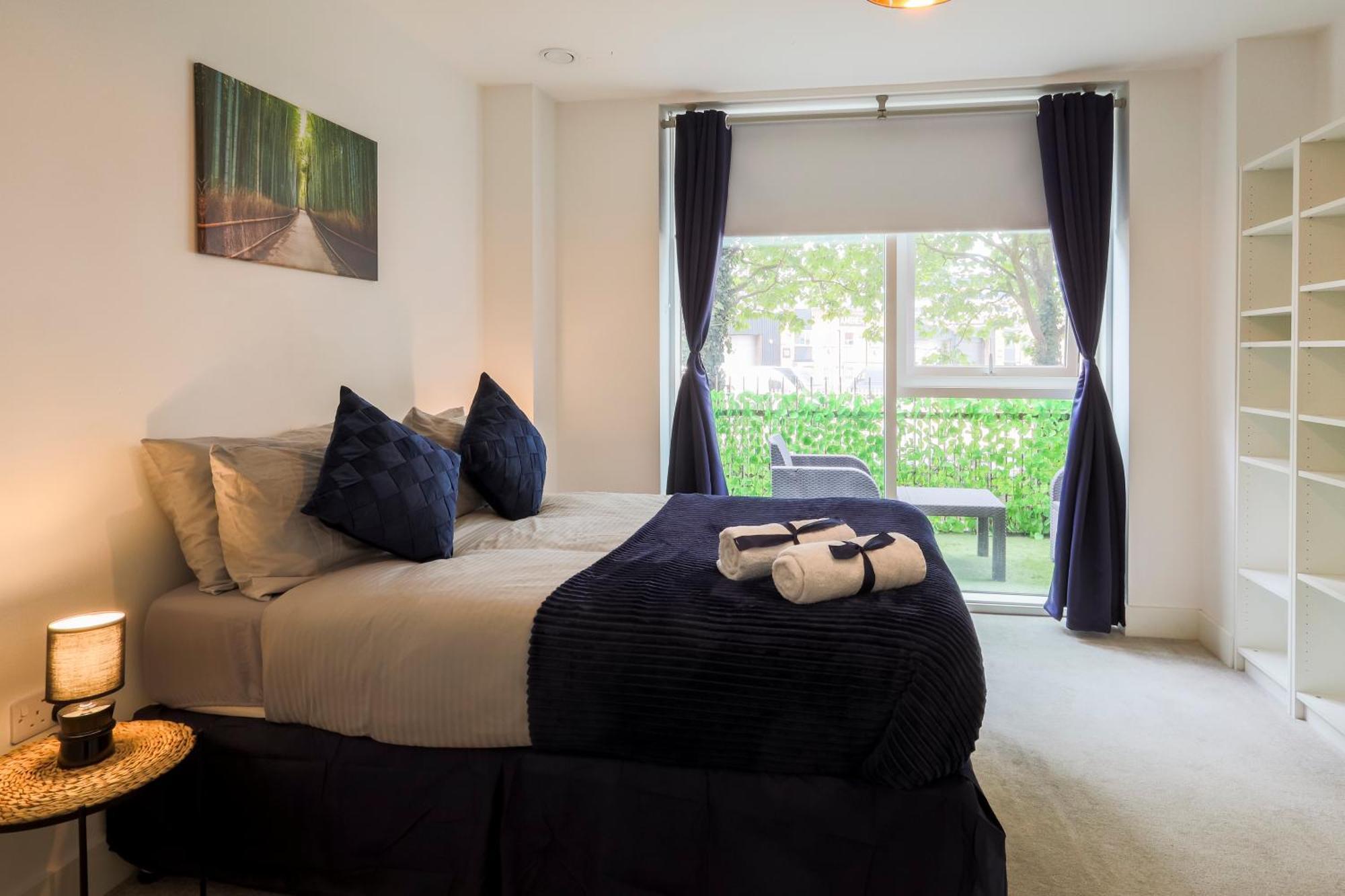 Appartamento Stylish 2br By Dluxoria Short Lets & Serviced Greater With Pet Friendly, Free Wifi & Free Parking