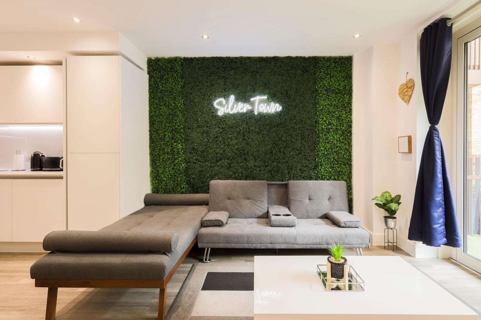 Stylish 2br By Dluxoria Short Lets & Serviced Greater With Pet Friendly, Free Wifi & Free Parking * Londra