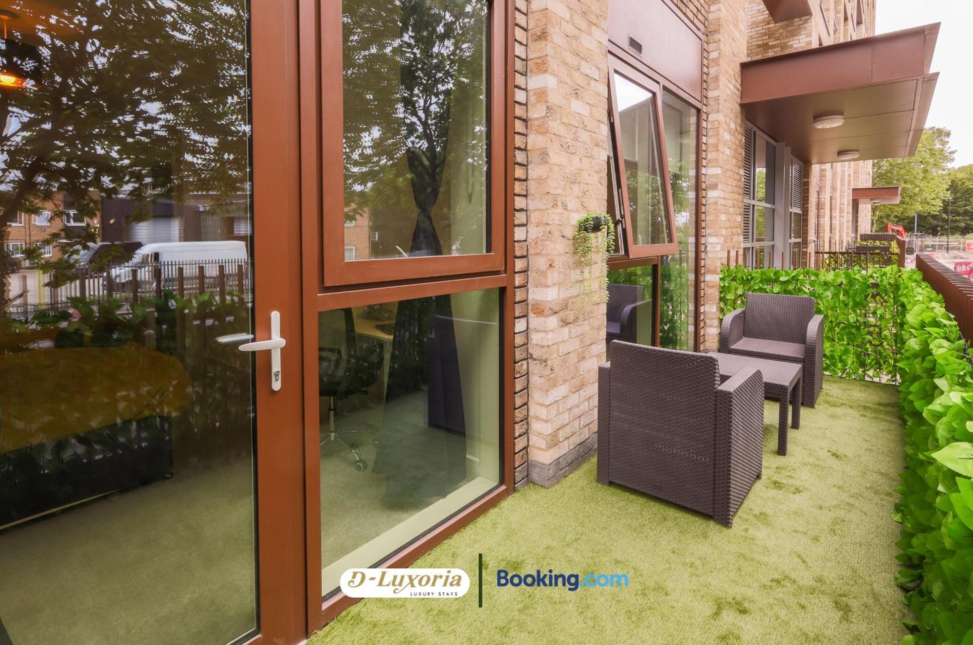 Appartamento Stylish 2br By Dluxoria Short Lets & Serviced Greater With Pet Friendly, Free Wifi & Free Parking