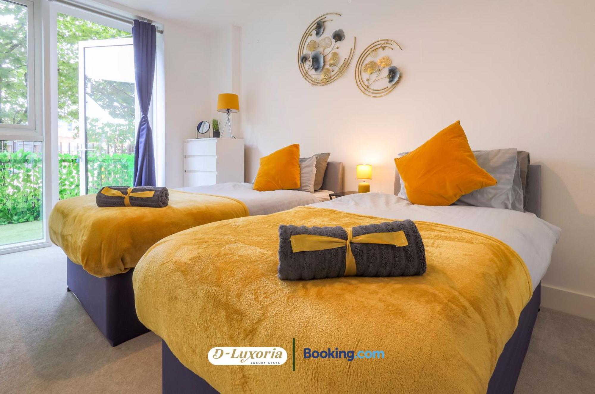 Stylish 2br By Dluxoria Short Lets & Serviced Greater With Pet Friendly, Free Wifi & Free Parking Appartamento Londra